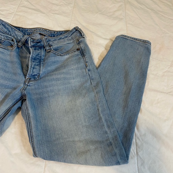 American Eagle Vintage Hi-Rise Ripped Jeans - Picture 2 of 11